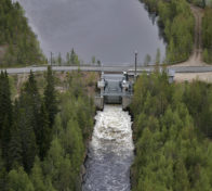 Ilmakuva vesivoimalaitokselta Tengeliönjoelta