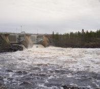 Ohijuoksutusta PVO-Vesivoiman Kierikin voimalaitoksella Iijoella.