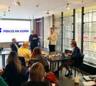 Kuvassa vasemmalla takana Joona Turtiainen(ET), Riitta Larnimaa (Pohjolan Voima), Miikka Koski (Pohjolan Voima), Toni Pakarinen (Kok.), Akseli Eskola (vas.)