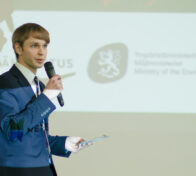 Nuorten ympäristöhuippukokouksen ohjelmapäällikkö ja NUOLIn jäsen Aaro Sariola