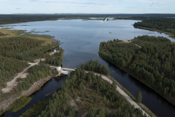 Torniolaakson Voima Oy. Portimokosken Voimalaitoksen Portimojärven säännöstelypato.