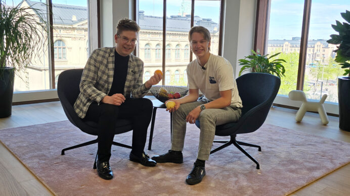 Pohjolan Voiman yhteiskuntasuhdepäällikkö Miikka Koski ja Totti Snellman, Suomen Opiskelija-Allianssi – OSKU ry:n puheenjohtaja 2025