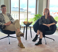 Pohjolan Voiman yhteiskuntasuhdepäällikkö Miikka Koski ja Alma Jokinen, Nuorten EU-delegaatti 2025-2026