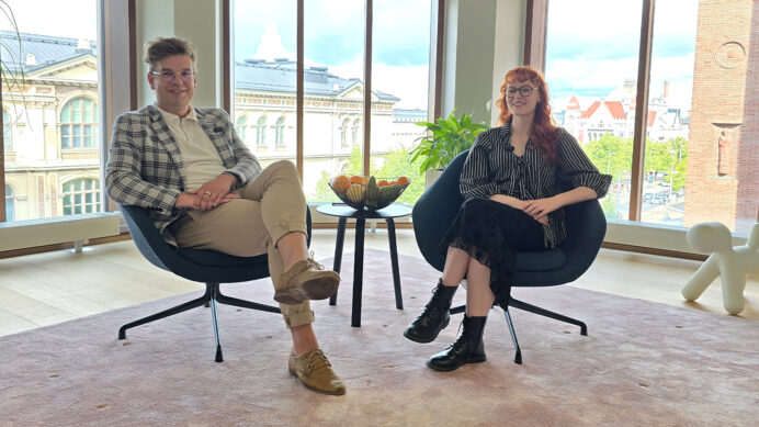 Pohjolan Voiman yhteiskuntasuhdepäällikkö Miikka Koski ja Alma Jokinen, Nuorten EU-delegaatti 2025-2026