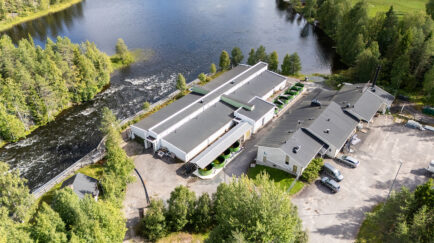 Kitkajoen varrella Kuusamossa sijaitseva Käylän kalanviljelylaitos