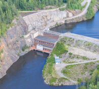 PVO-Vesivoiman Melon vesivoimalaitos Kokemäenjoessa. Kuva Röni-kuva