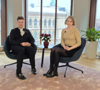 Pohjolan Voiman yhteiskuntasuhdepäällikkö Miikka Koski ja politiikan kommentaattori Emilia Uljas