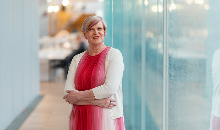 Riitta Larnimaa
johtaja, vastuullisuus ja yhteiskuntasuhteet
Pohjolan Voima Oyj. Kuva: Akifoto